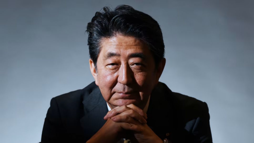 Abe Sindzo a Nikkei Asia-ban