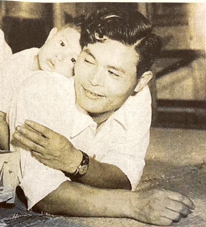 Szakamaki kisfiával, Kijosival